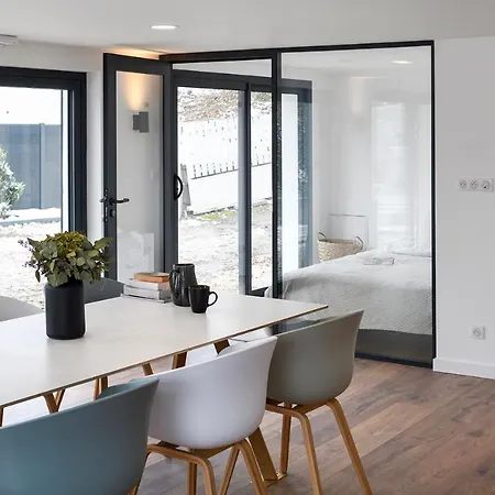 Apartamento Superbe Logement Independant Tres Lumineux Avec Terrasse De 30 M2, 10 Min De L'aeroport Bale Mulhouse Freiburg, 15 Min De Bale, 20 Min De Mulhouse Et 10 Min A Pieds De La Gare De